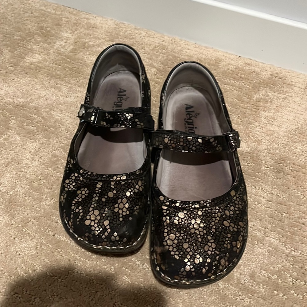 Algeria shoes